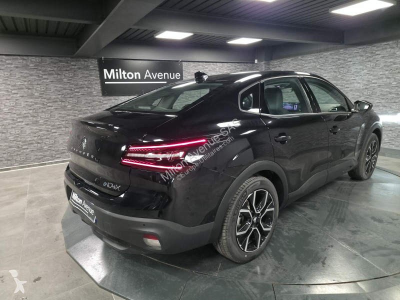 Véhicule utilitaire Citroën C4 X ë-136  E-Séries