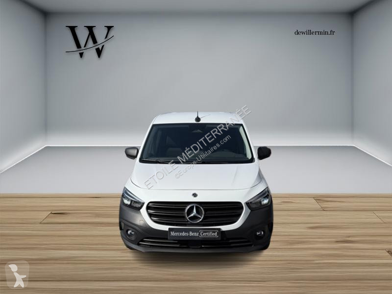 Mercedes  van