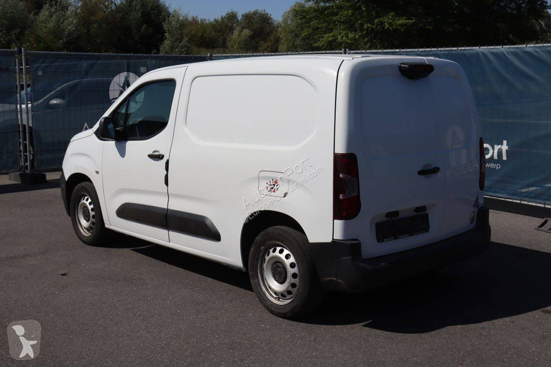 Véhicule utilitaire Peugeot