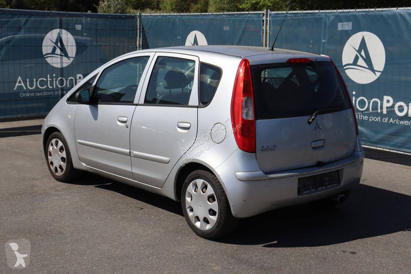 Samochód dostawczy Mitsubishi