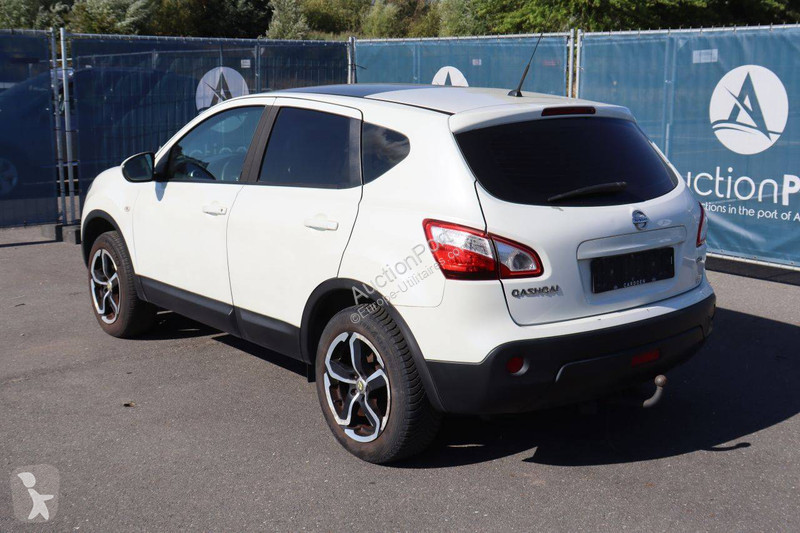 Samochód dostawczy Nissan acenta + navi QASHQAI