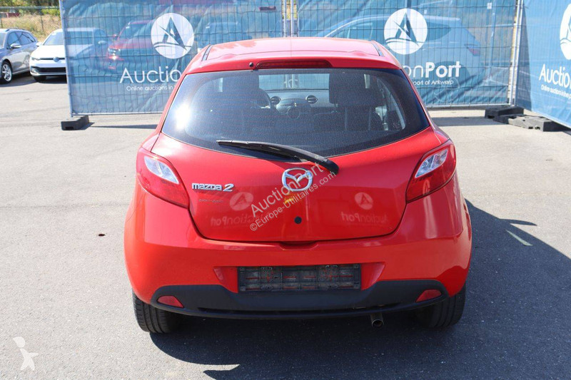 Samochód dostawczy Mazda  2