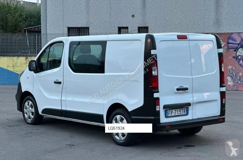 Véhicule utilitaire Opel 6 posti autocarro