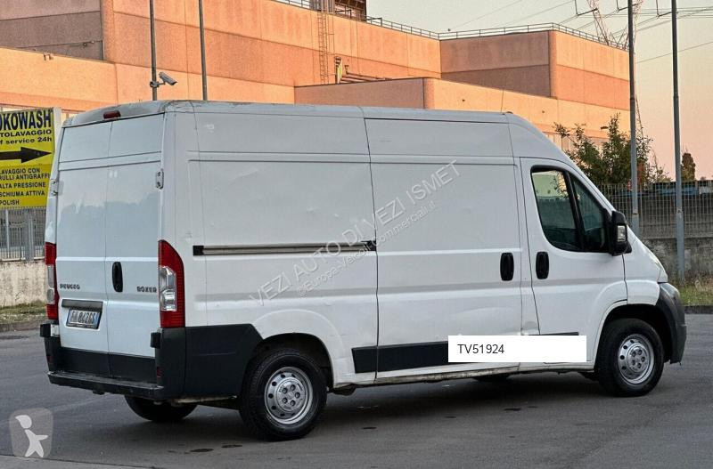 Furgoneta Peugeot boxer tetto alto passo medio