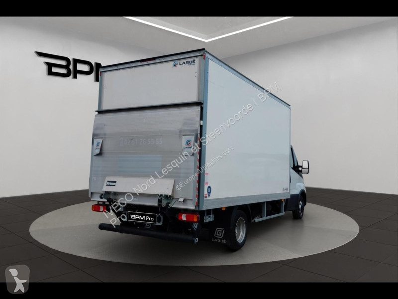 Véhicule utilitaire Iveco CCb 35C16H...