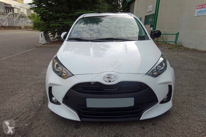 Furgoneta Toyota YARIS 1,5 VVTI HYBRID 92 BVA