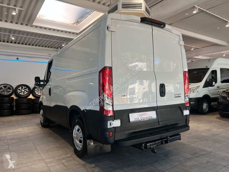 عربة نفعية Iveco 35s18 3,0 HPI...
