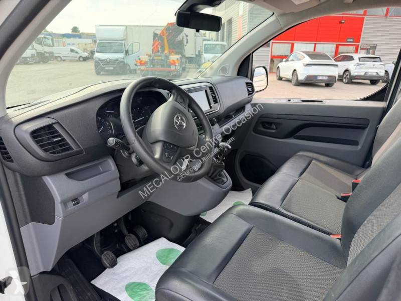 Samochód dostawczy Toyota