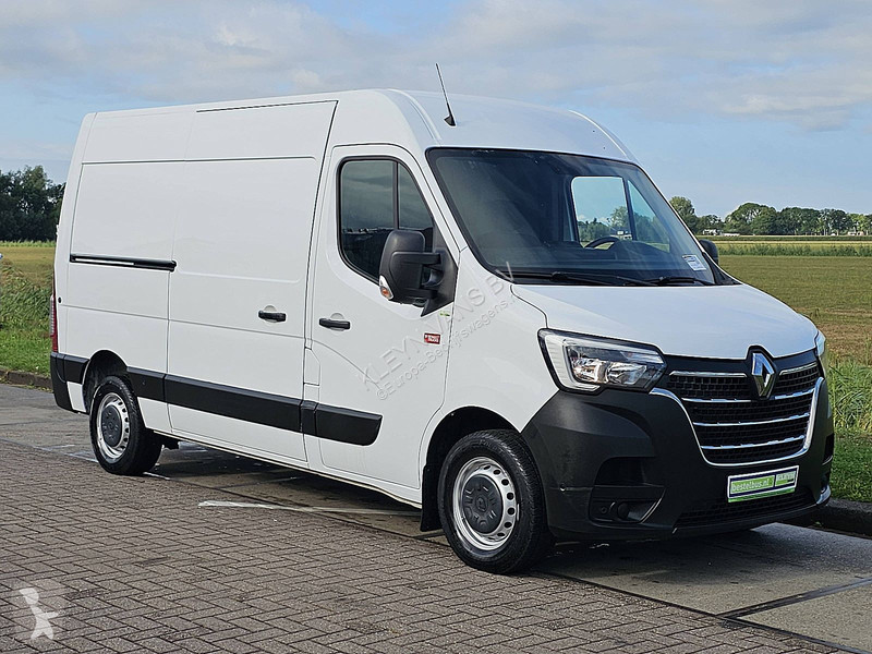 Renault T35 ac camera EURO6 van
