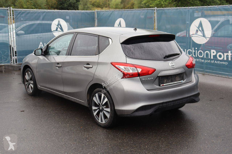 Véhicule utilitaire Nissan