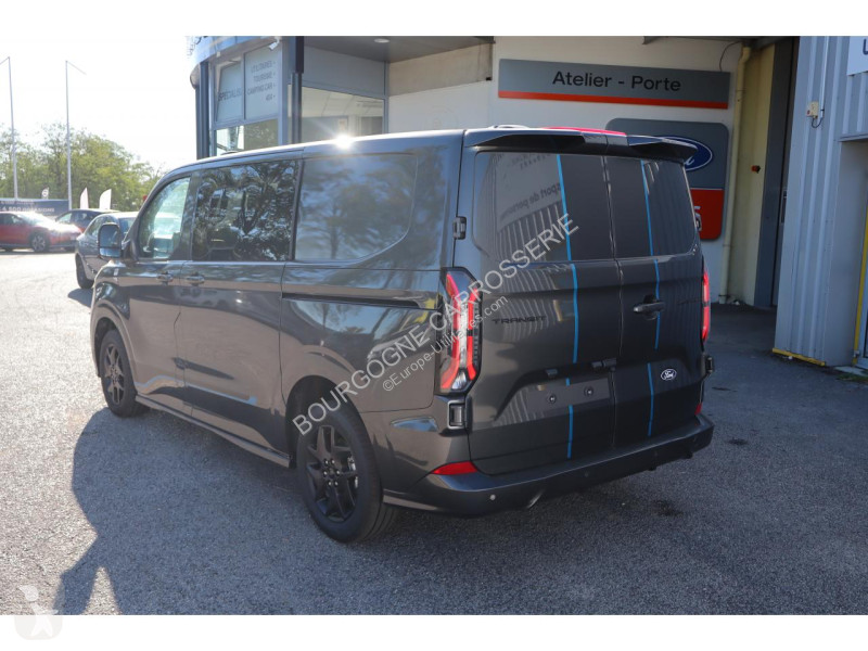 Véhicule utilitaire Ford