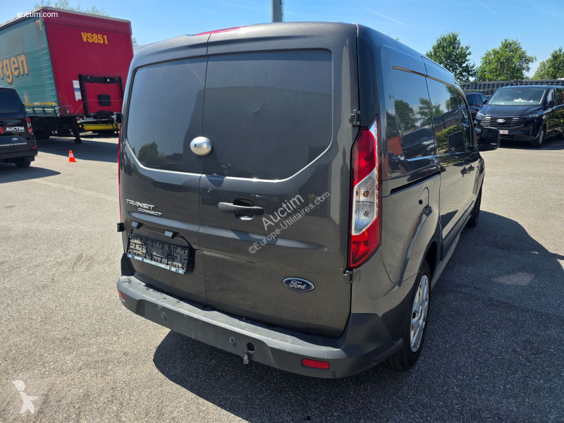 Véhicule utilitaire Ford transit