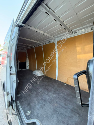 Véhicule utilitaire Iveco Iveco 35c18
