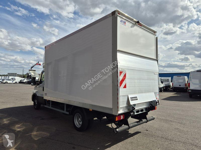 Véhicule utilitaire Iveco 35-180 HI-MATIC...
