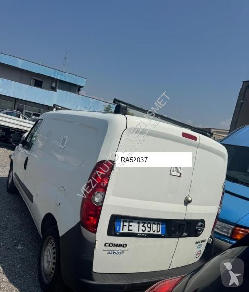 Véhicule utilitaire Opel combo maxi