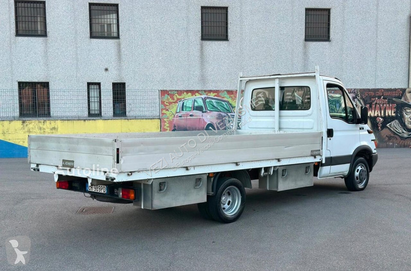 Véhicule utilitaire Iveco DAILY 35C12