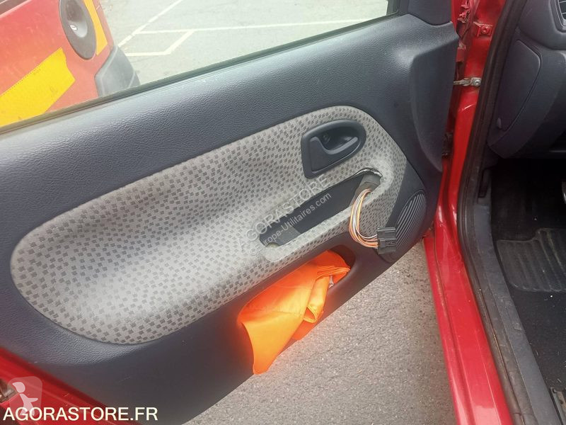 Véhicule utilitaire Renault CLIO