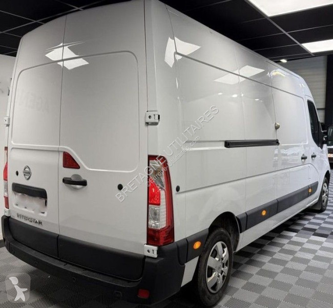Véhicule utilitaire Nissan INTERSTAR FG L3H2...