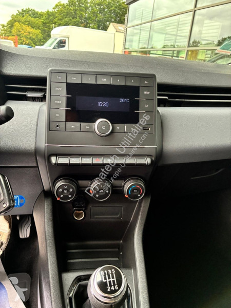 Véhicule utilitaire Renault CLIO V STE 1.5 BLUE...