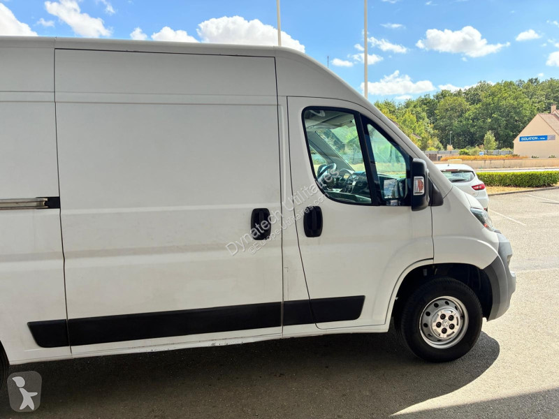 Véhicule utilitaire Peugeot BOXER FG 330 L2H2...