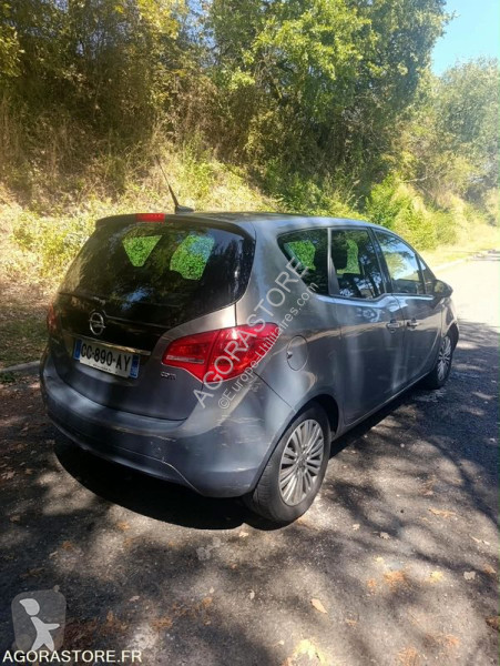 Véhicule utilitaire Opel MERIVA