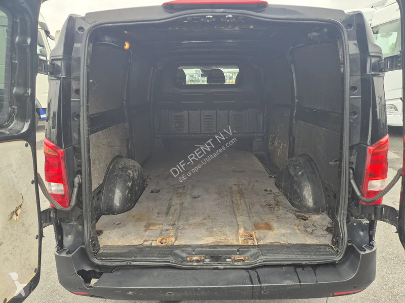 Véhicule utilitaire Mercedes Vito