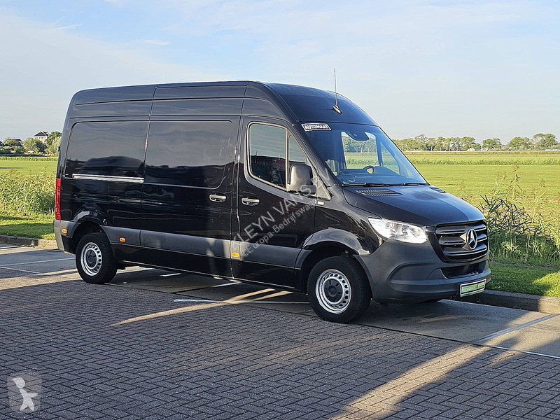 Коммерческий автомобиль Mercedes 311 ac...