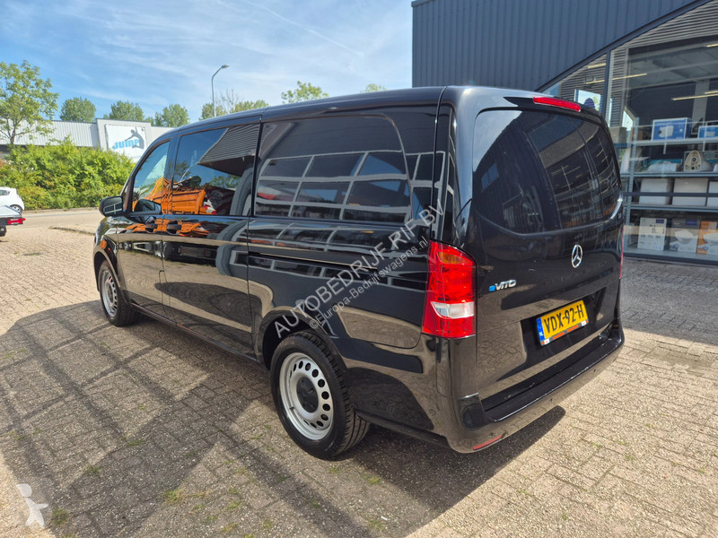 Véhicule utilitaire Mercedes L2 DC 5 Pers/...