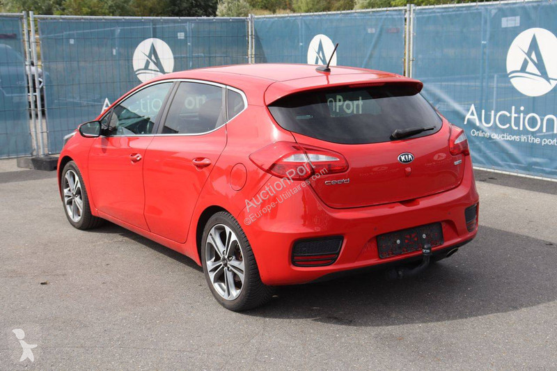 Véhicule utilitaire KIA  cee'd