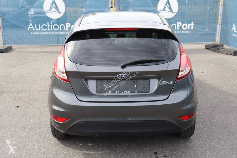Véhicule utilitaire Ford