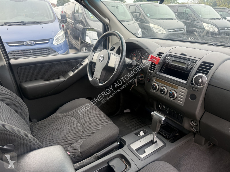 Véhicule utilitaire Nissan NAVARA 2.5 DCI 174CH...