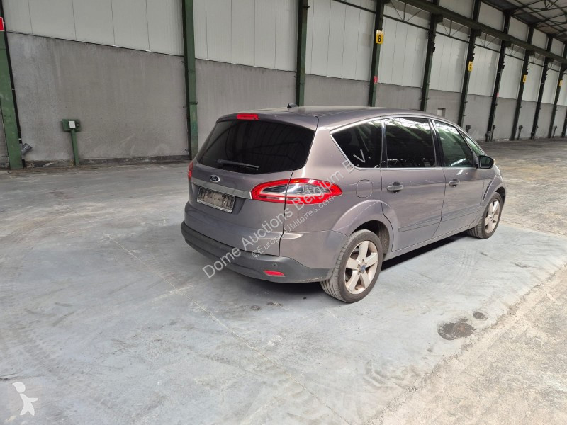 Véhicule utilitaire Ford