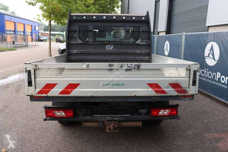 Véhicule utilitaire Ford