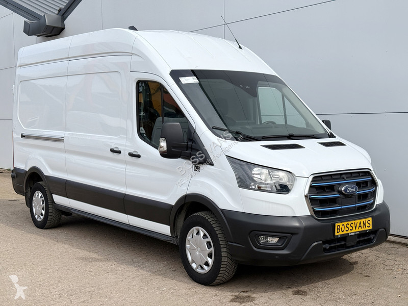 Véhicule utilitaire Ford 68kWh 184PK L3H3 317km...