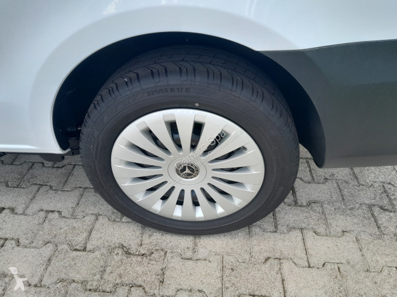 Véhicule utilitaire Mercedes Furgone