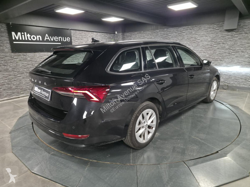 Véhicule utilitaire Skoda OCTAVIA Combi 2.0 TDI...