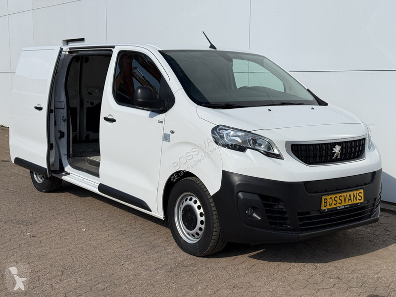 Véhicule utilitaire Peugeot 75 kWh 136PK L2H1...