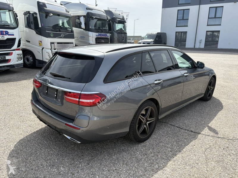 Veículo utilitário Mercedes E 300 de EQ-Power...