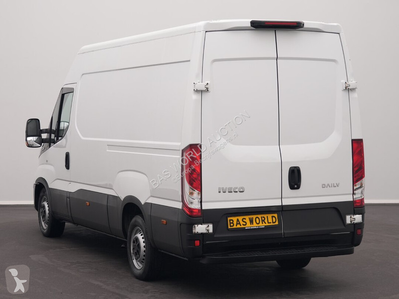 Véhicule utilitaire Iveco 35S14