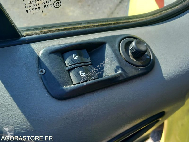 Véhicule utilitaire Renault TRAFIC