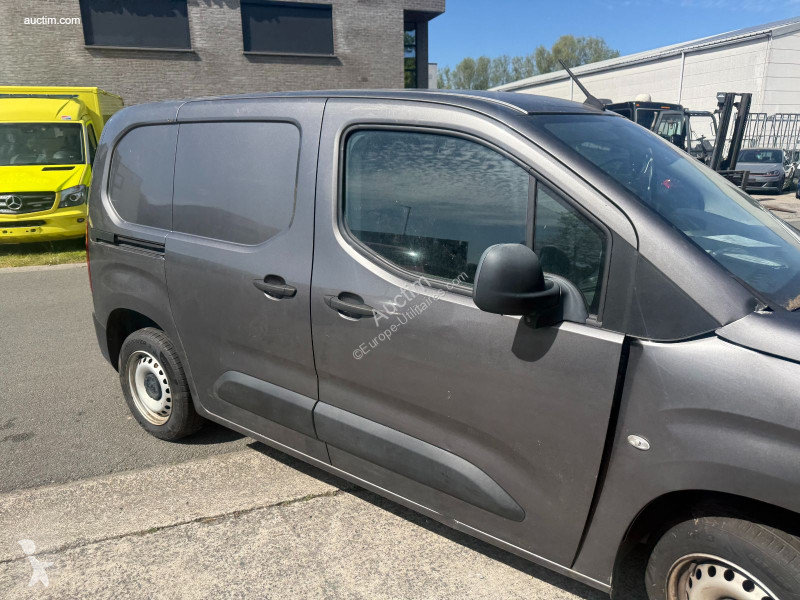 Bedrijfswagen Peugeot partner