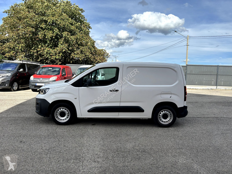 Furgoneta Peugeot Standard 650KG 1.5 Bluehdi...