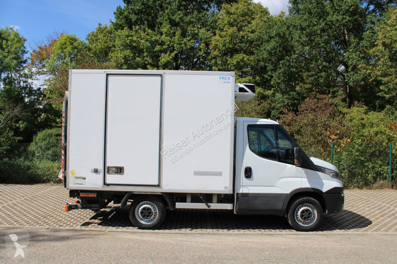 Bedrijfswagen Iveco 35 S 12/13 Kühlkoffer.LBW....