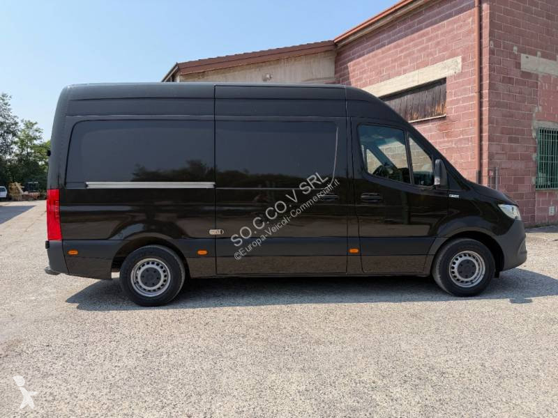 Bedrijfswagen Mercedes