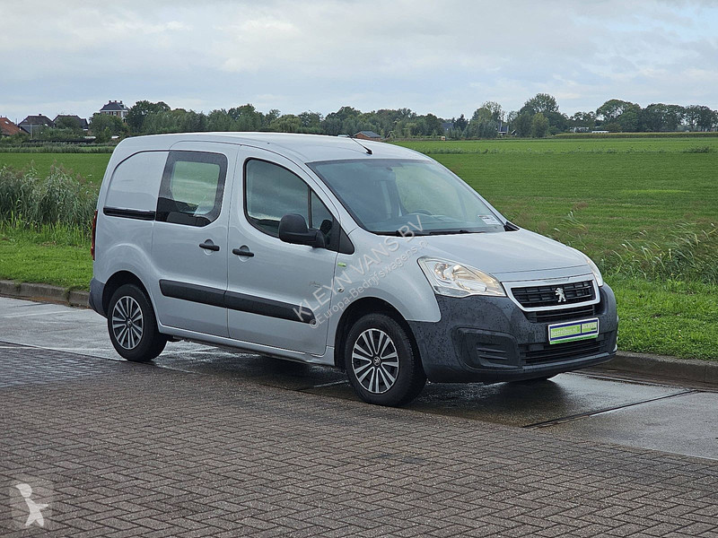Лекотоварен автомобил Peugeot 1.6 MARGE L1...
