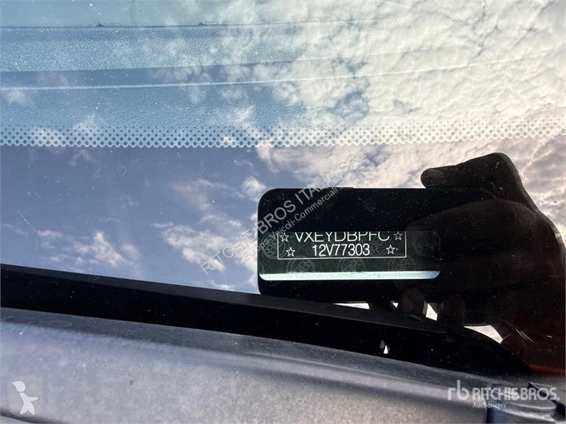 Véhicule utilitaire Opel 2.2