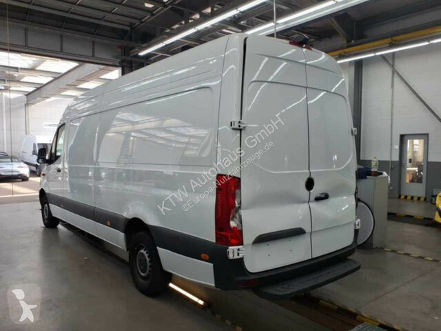 Véhicule utilitaire Mercedes Sprinter 317...