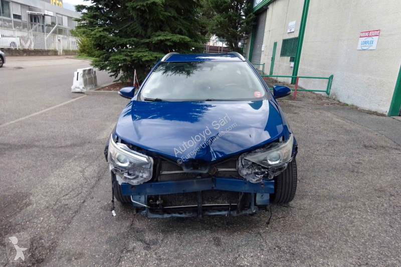 Лекотоварен автомобил Toyota AURIS TOURING 1,8...