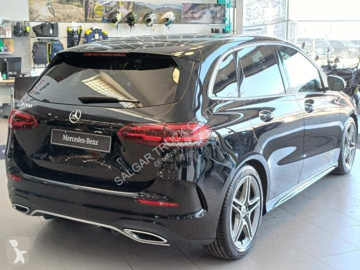 Комерційні автомобілі Mercedes 200
