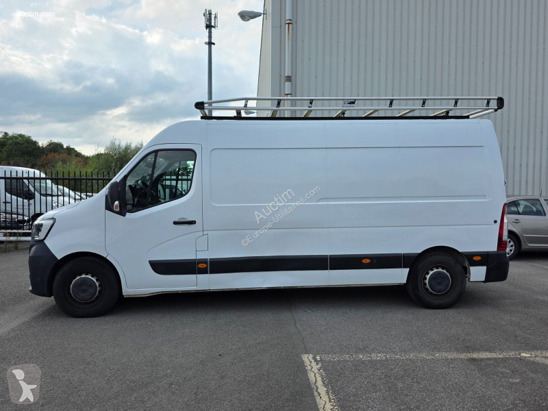 Комерційні автомобілі Renault master